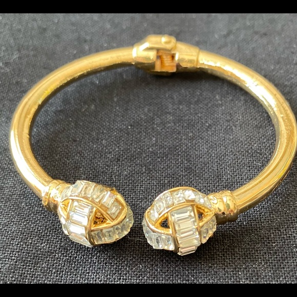 Fashion Jewelry Jewelry - Rhinestones and gold tone bracelet